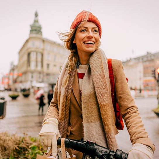 woman-cheerful-city-bike-1-1-544x544px