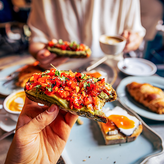 lunch-coworkers-cafe-breakfast-1-1-544x544px