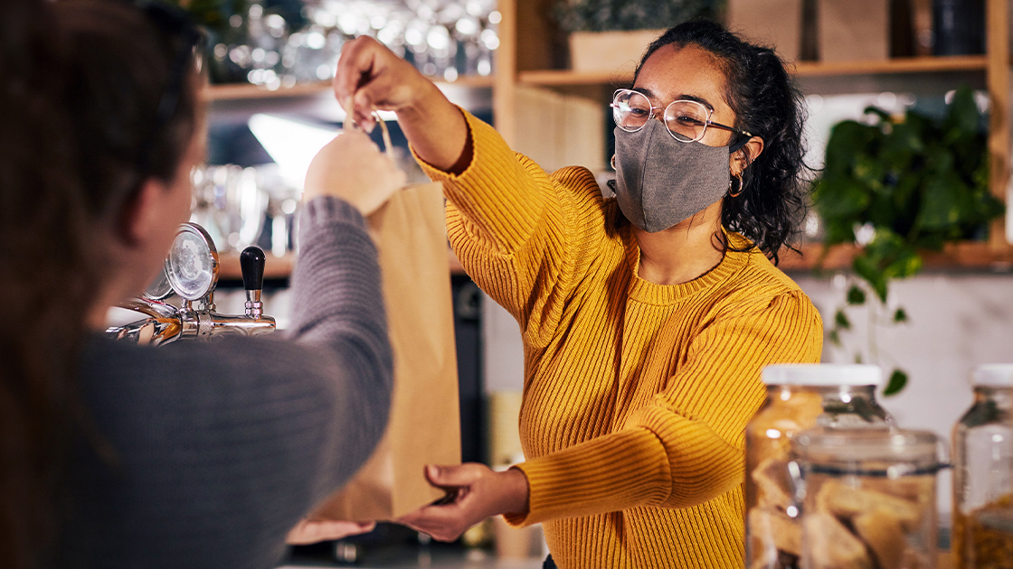 takeaway-lunch-women-16-9-1120x630px