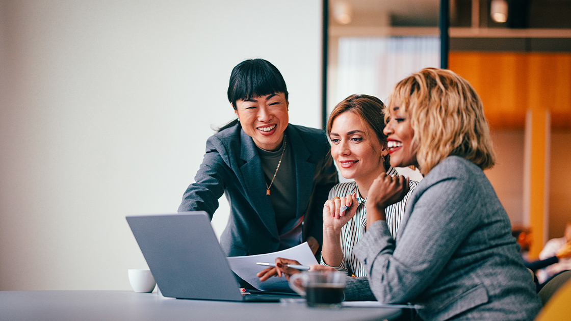 meeting-women-office-16-9-1120x630px