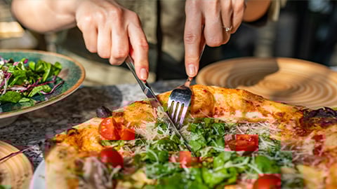 lunch-pizza-salad-cutting-2-col-content