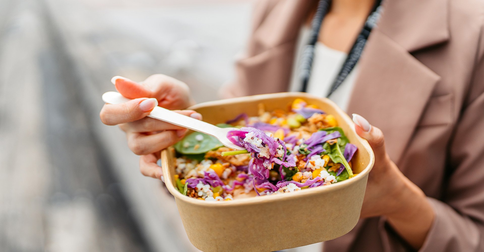 lunch-takeaway-outside-box-hero