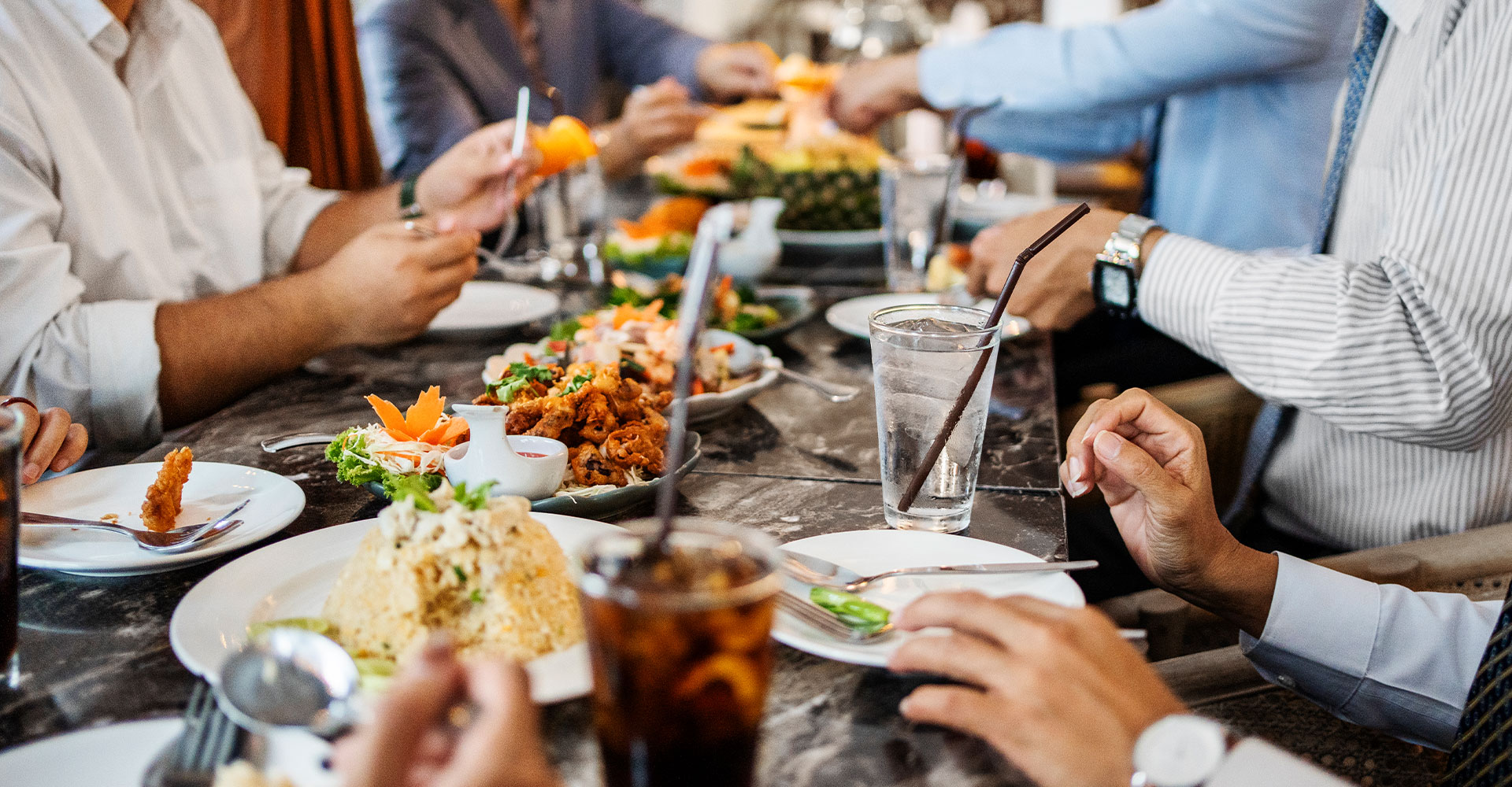 lunch-restaurant-people-coworkers-drinks-hero