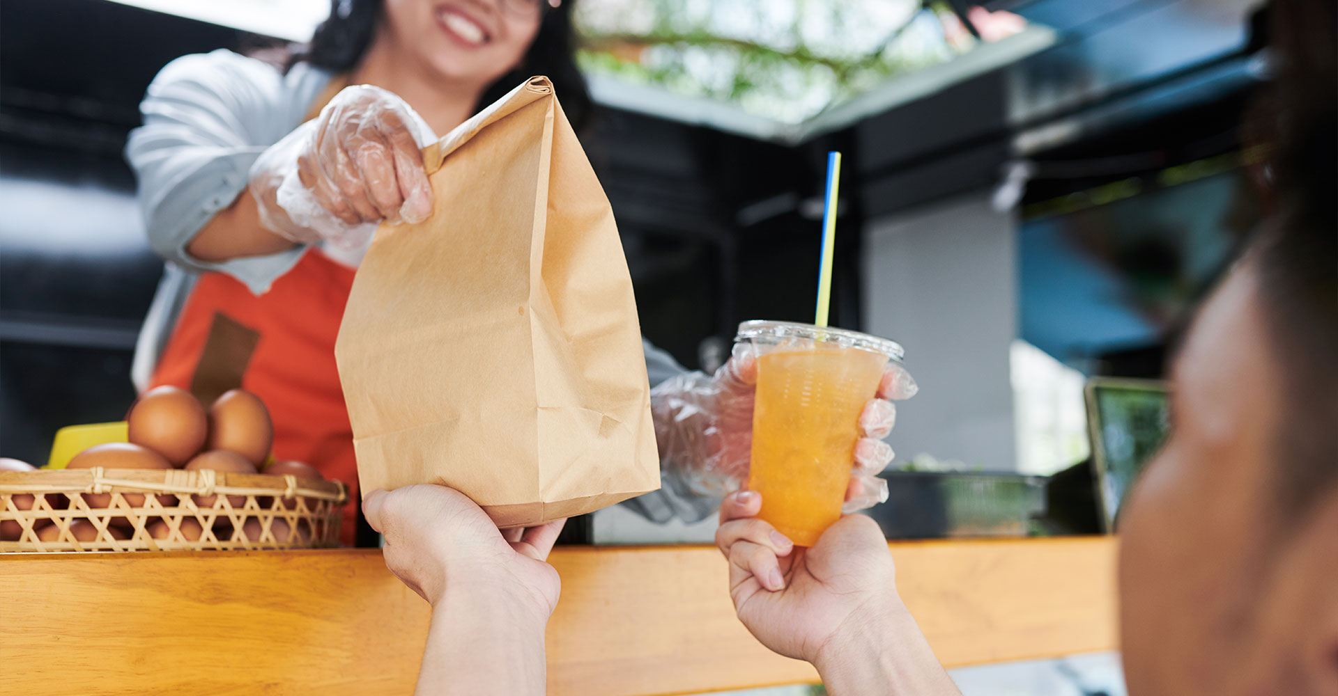 lunch-takeaway-foodtruck-server-hero