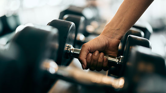 sport-gym-dumbells-weights-workout-text-image-16-9