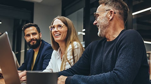 people-office-meeting-colleagues-table-2-col-content