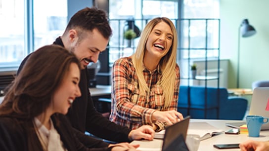 people-office-fun-team-work-text-image-16-9