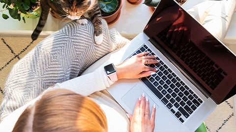 people-home-office-cat-demanding-attention-2-col-content