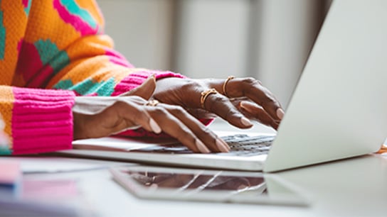 people-home-office-typing-laptop-text-image-16-9