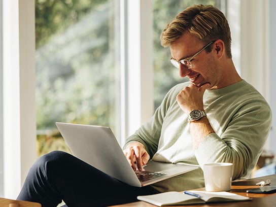people-home-office-laptop-thinking-text-image-4-3