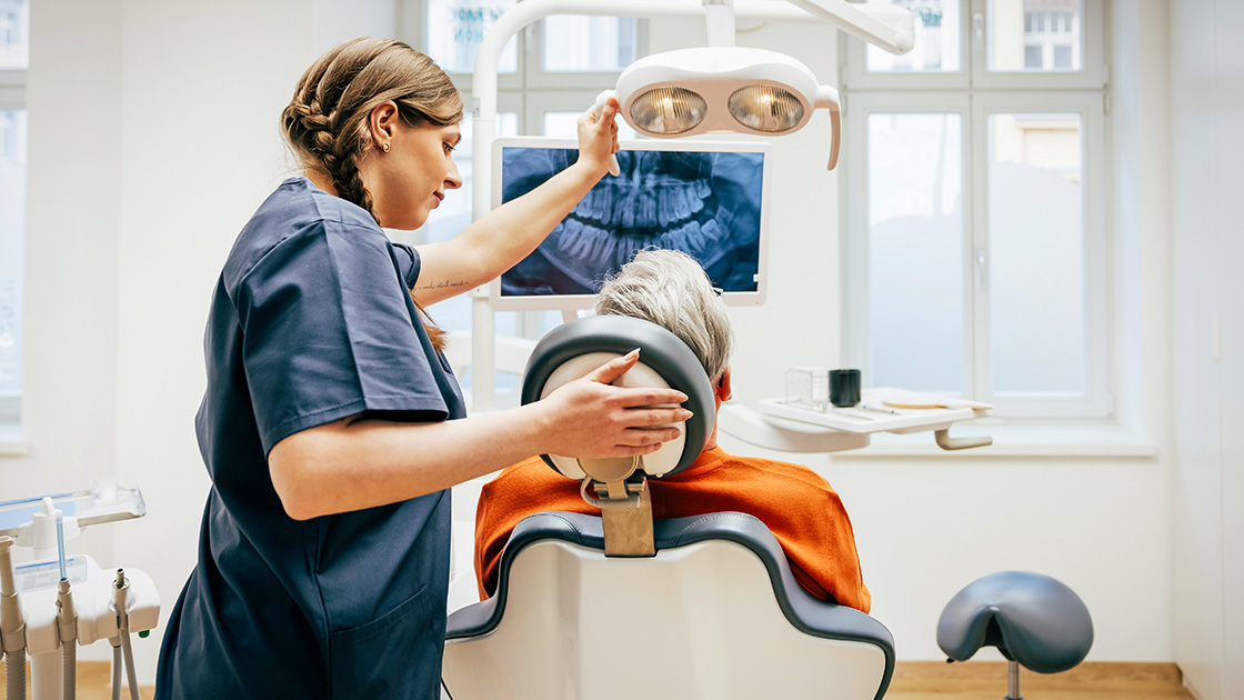 woman_dentist_patient_16-9_1120x630px