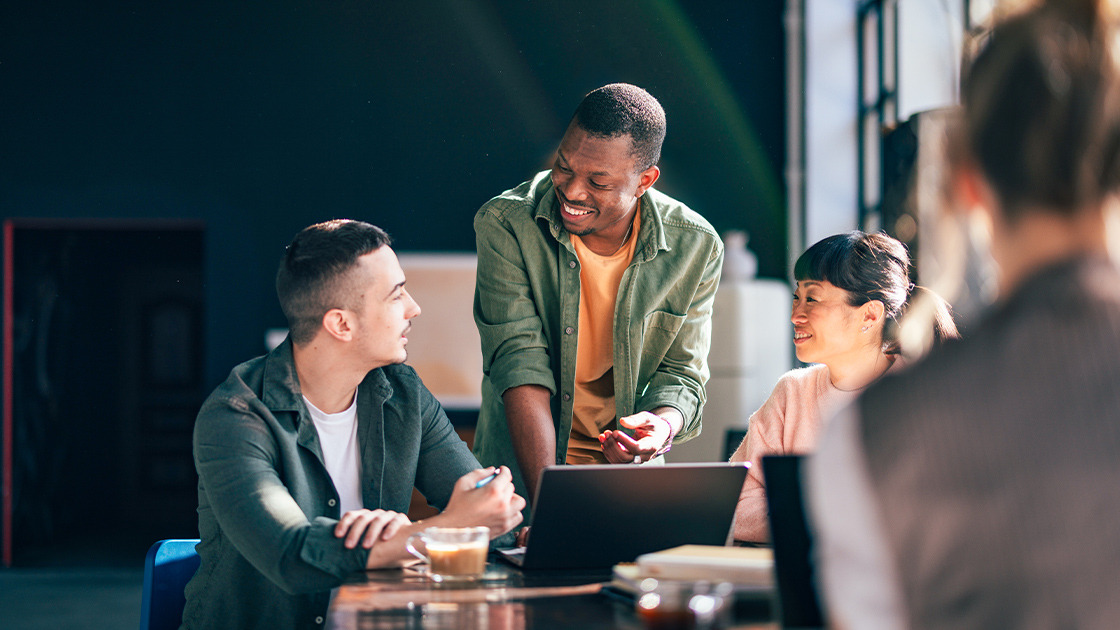 women-men-meeting-conference-16-9-1120x630px