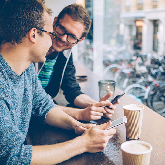 lunch-restaurant-men-cafe-phones-text-image-1-1