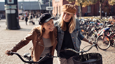 bike-commute-transportation-bicycles-outdoor-women-2-col-content