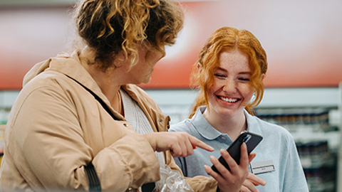 people-payment-asking-question-phone-2-col-content